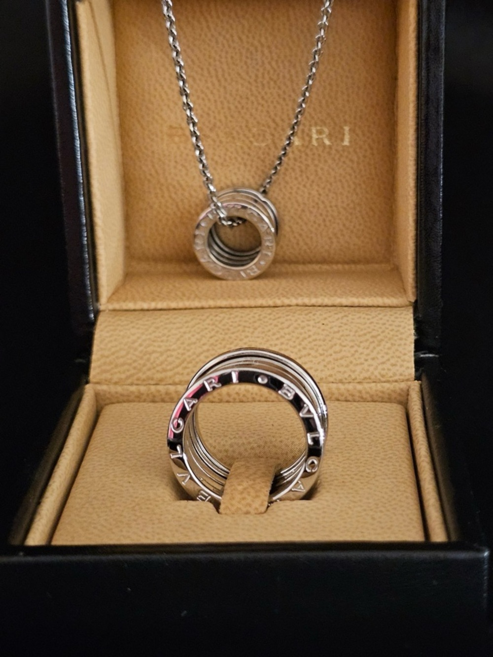 Bulgari B.zero1 18K white gold in original box Authentic preloved - Picture 14 of 14